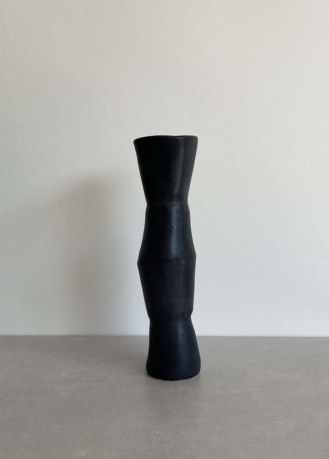 Zig Zag Vase- Matte Black